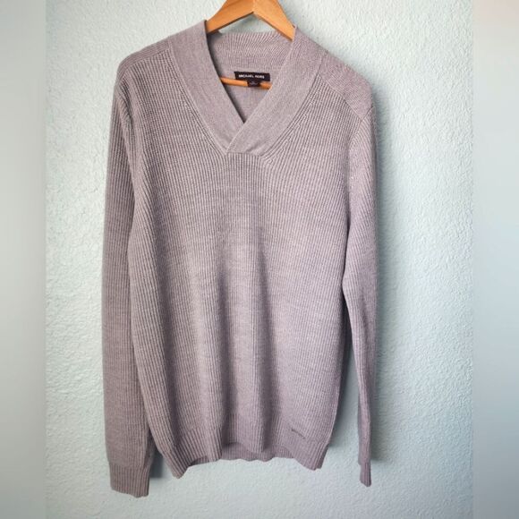 Michael Kors Gray V-Neck Sweater with Soft Texture and Relaxed Fit wool blend - Picture 1 of 8